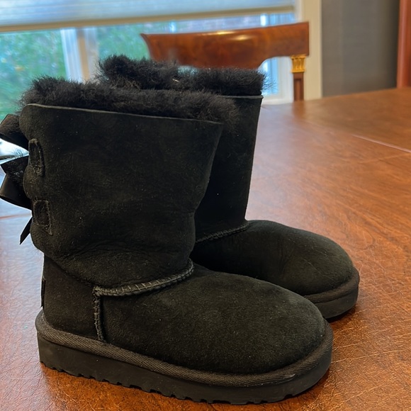 Brand new Bailey Bow Ugg black boots with bows size 9- NO BOX; not used, so cute - Picture 2 of 6